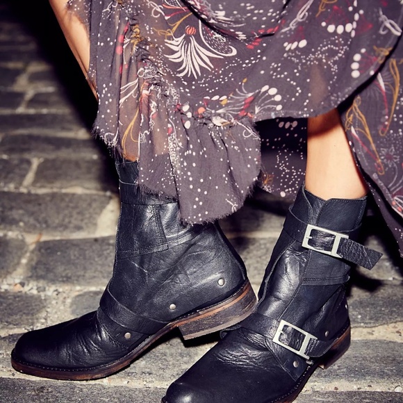 Free People Shoes - FREE PEOPLE OUTSIDER MOTO BOOT in Brown (Missing top buckles)